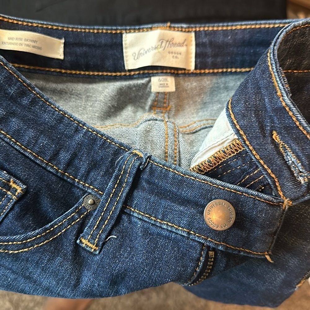 Universal Thread Jeans - Picture 3 of 4